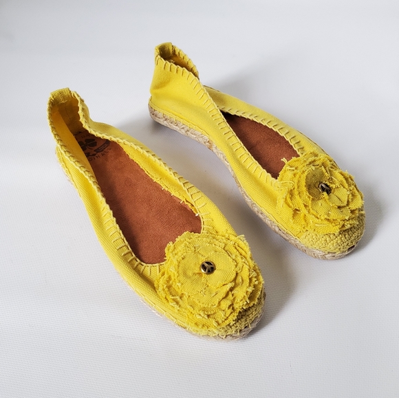 Lucky Brand Shoes - Lucky Brand Cushioned Flower Balett Flats